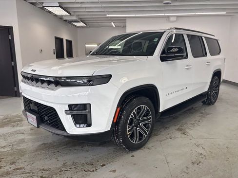 New 2026 Jeep Grand Wagoneer L 4WD w/ Premium Group I image 3