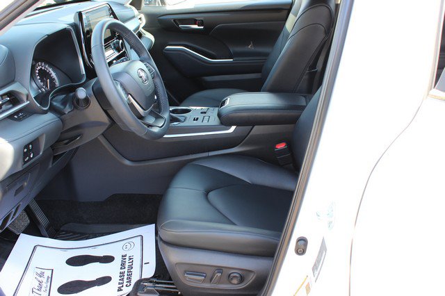 Used 2026 Toyota Highlander XLE AWD/4WD image 8