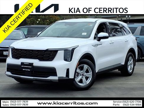 Certified 2024 Kia Sorento LX FWD image 1