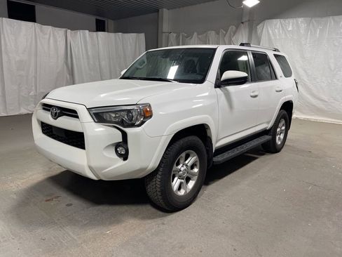 Used 2024 Toyota 4Runner SR5 image 3