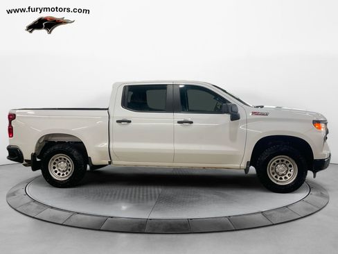 Used 2024 Chevrolet Silverado 1500 W/T w/ Z71 Off-Road Package image 2