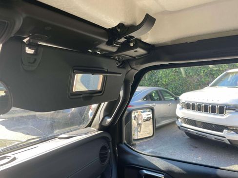 Used 2024 Jeep Wrangler Unlimited Rubicon 4xe image 32