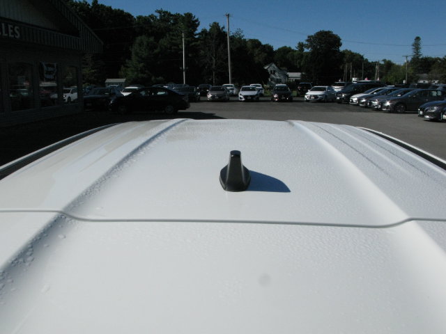 Used 2024 Nissan Rogue S FWD image 7
