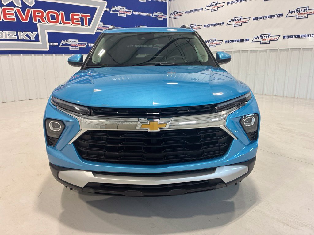 Used 2025 Chevrolet TrailBlazer LT AWD/4WD image 9