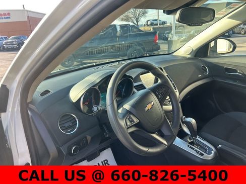 Used 2015 Chevrolet Cruze LT image 15