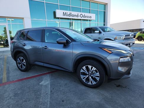 Used 2023 Nissan Rogue SV image 8