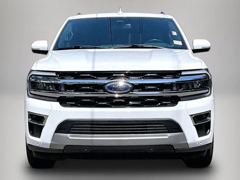 Used 2024 Ford Expedition Limited AWD/4WD image 3