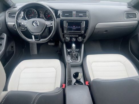 Used 2016 Volkswagen Jetta Sport image 25