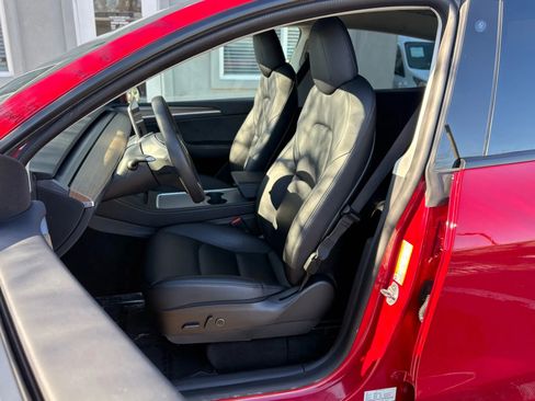 Used 2023 Tesla Model Y Long Range image 10