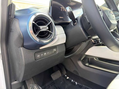 New 2026 Chevrolet Equinox EV LT image 25