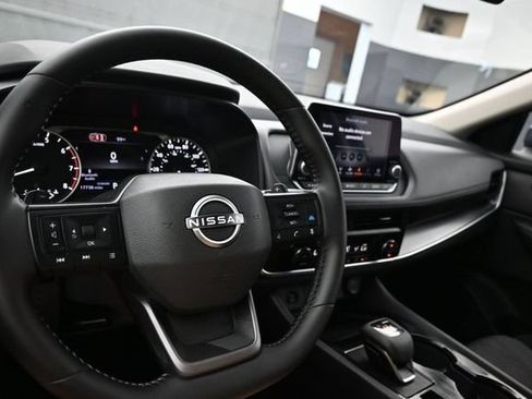 Used 2026 Nissan Rogue SV FWD image 10