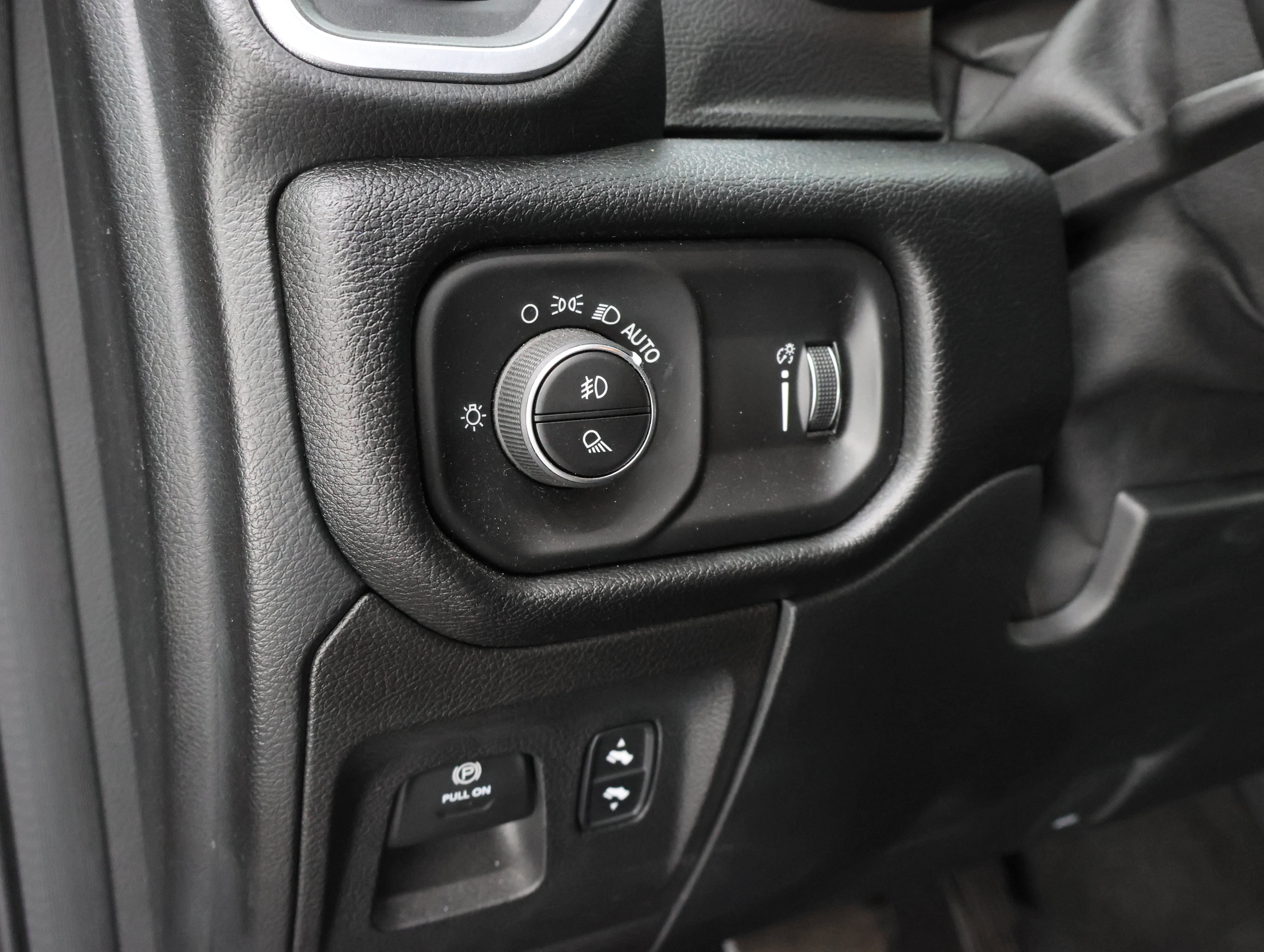 Used 2020 RAM 1500 Big Horn AWD/4WD image 39