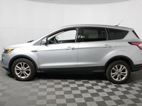 Used 2017 Ford Escape SE image 4