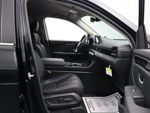 Used 2025 Honda Pilot EX-L image 14