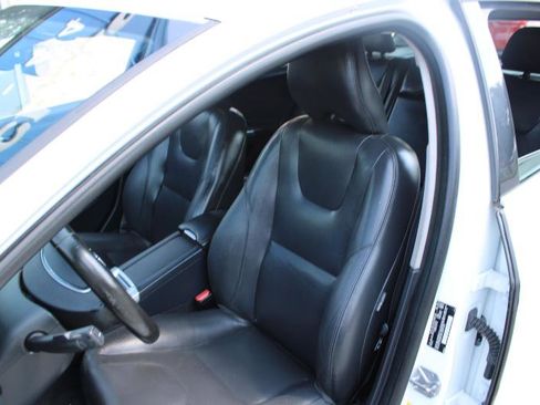 Used 2017 Volvo V60 T5 Premier w/ Convenience Package image 12