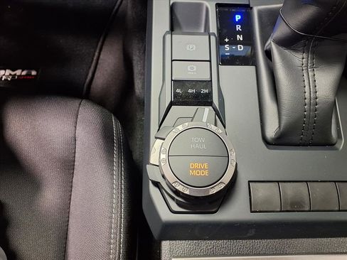 New 2025 Toyota Tacoma TRD Sport image 17