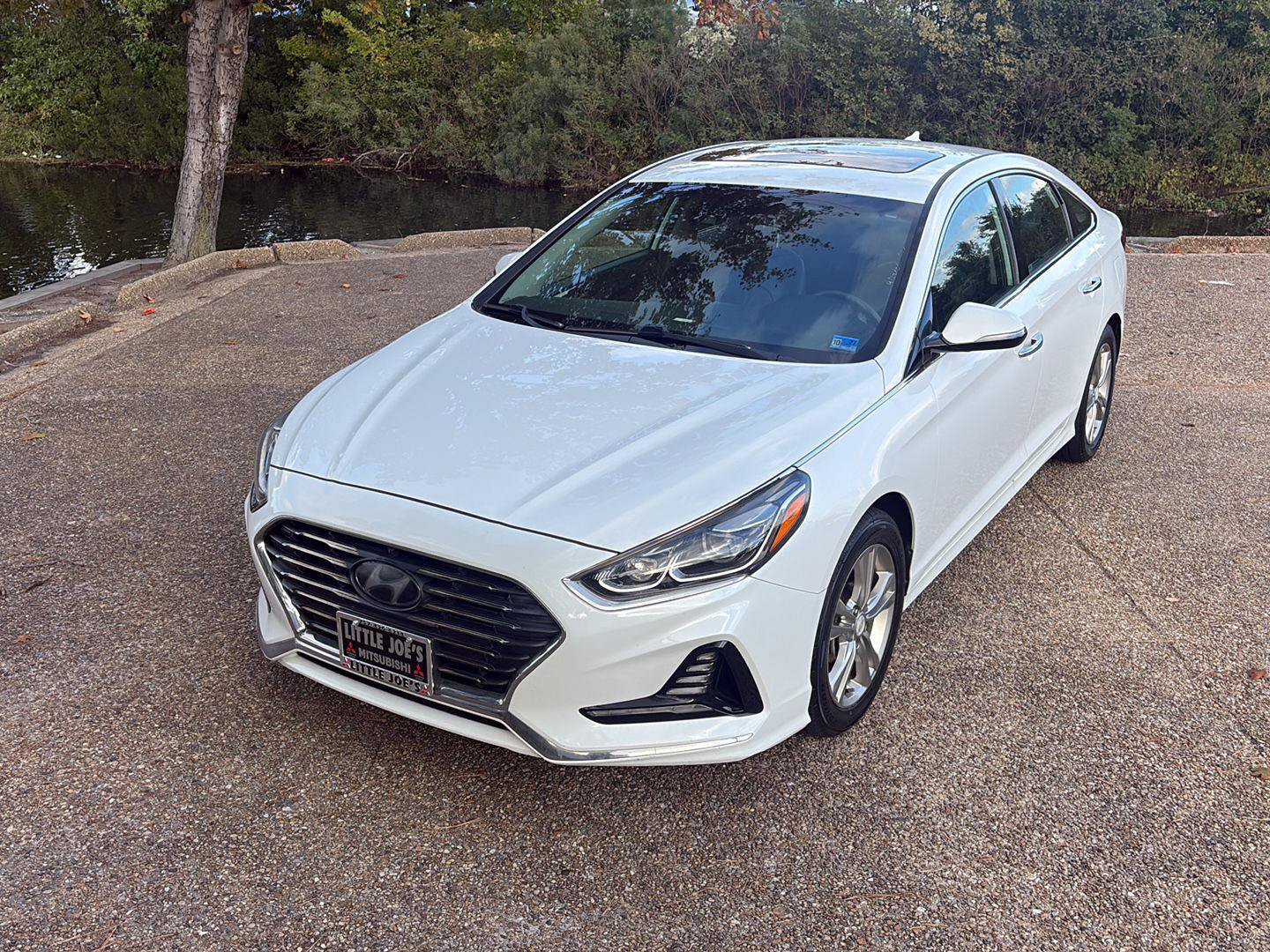 Used 2018 Hyundai Sonata Limited w/ Limited Ultimate Package 03 FWD image 12