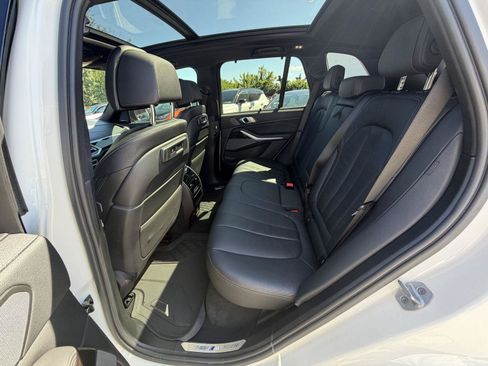 Used 2021 BMW X5 M50i w/ Dynamic Handling Package AWD/4WD image 32