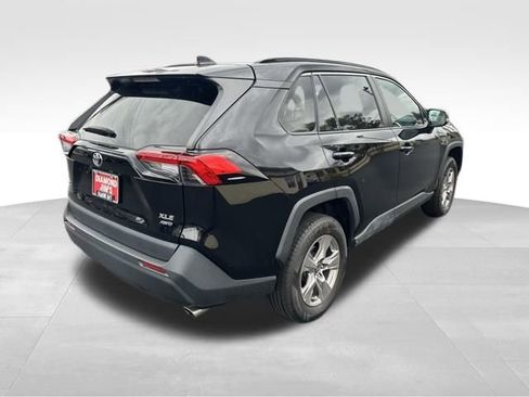 Used 2022 Toyota RAV4 XLE w/ Carpet Mat Package (TMS) image 19
