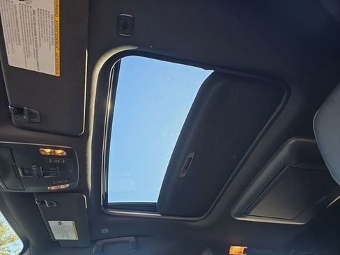 Certified 2025 Toyota Sienna XSE image 31