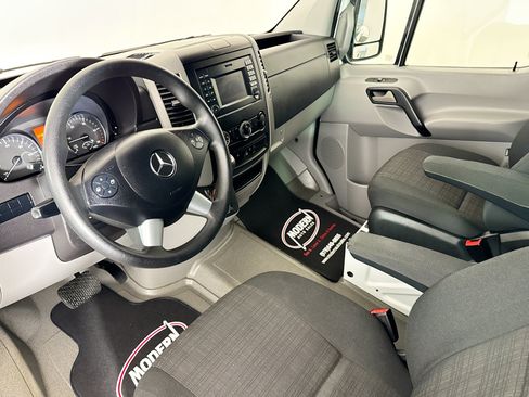 Used 2018 Mercedes-Benz Sprinter 2500 image 15