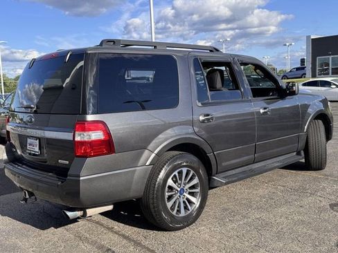 Used 2017 Ford Expedition XLT image 27