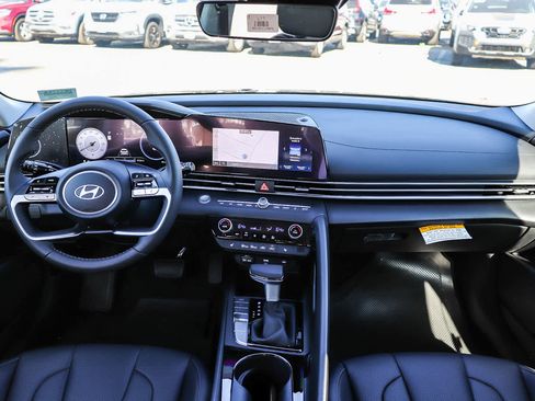 New 2025 Hyundai Elantra Limited w/ Cargo Package image 14