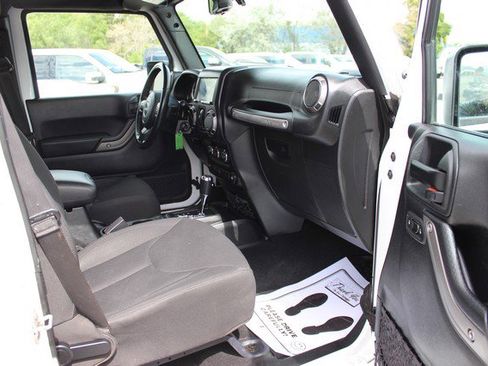 Used 2018 Jeep Wrangler Unlimited Sport S AWD/4WD image 11