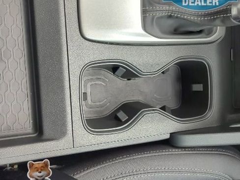 Used 2024 Nissan Frontier SV w/ Technology Package image 10