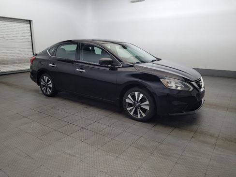 Used 2019 Nissan Sentra SV w/ Special Edition Package FWD image 11