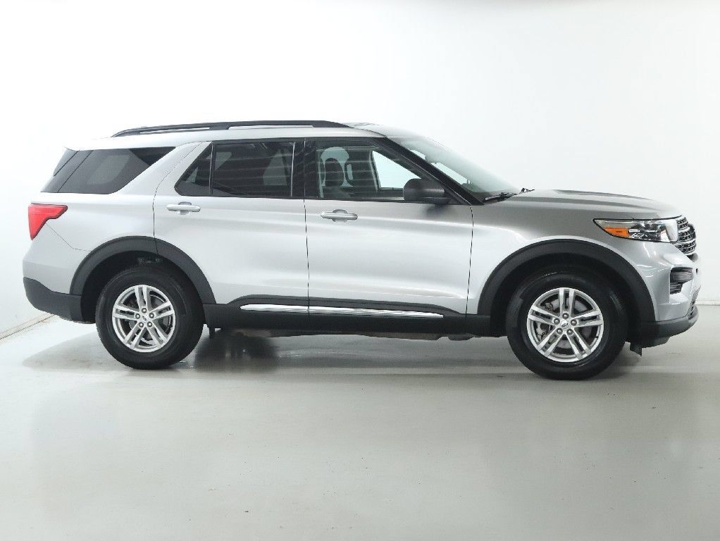 Used 2021 Ford Explorer XLT w/ Class III Trailer Tow Package AWD/4WD image 11