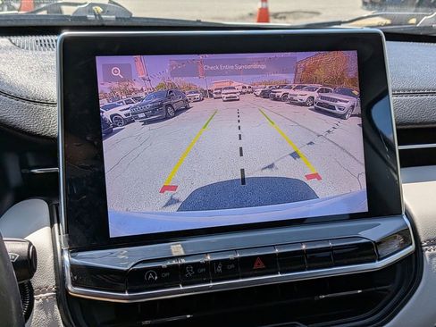 Used 2022 Jeep Compass Limited AWD/4WD image 18