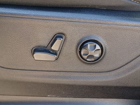 Used 2021 RAM 1500 Big Horn AWD/4WD image 9