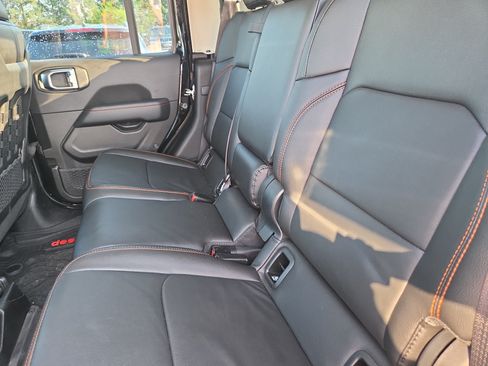 Used 2023 Jeep Gladiator Mojave w/ LED Lighting Group AWD/4WD image 9