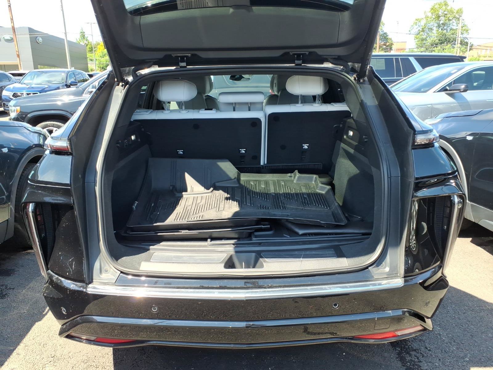 Certified 2024 Cadillac Lyriq Luxury w/ LPO, Floor Liner Package AWD/4WD image 9
