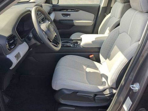 Used 2023 Honda Pilot LX image 13