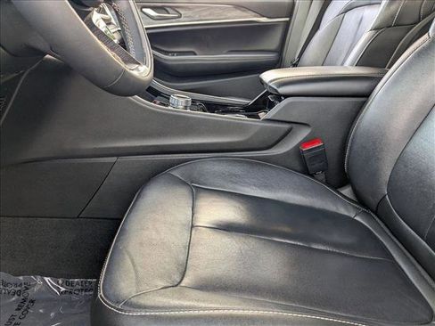 Used 2023 Jeep Grand Cherokee Limited w/ Black Appearance Package image 15