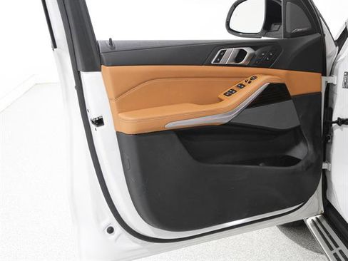 Used 2019 BMW X5 xDrive40i w/ Executive Package image 4