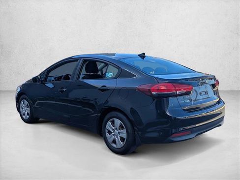 Used 2017 Kia Forte LX image 5