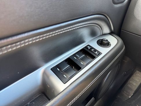 Used 2014 Jeep Compass Latitude w/ Sun/Sound Group image 18