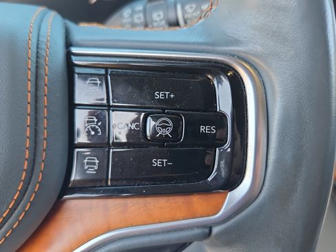 Used 2022 Jeep Grand Wagoneer Series II w/ Convenience Group III AWD/4WD image 23