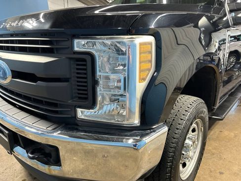 Used 2018 Ford F250 XL w/ Power Equipment Group AWD/4WD image 6