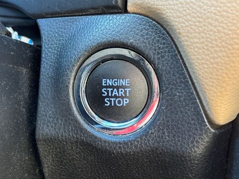 Used 2021 Toyota RAV4 XLE w/ Convenience Package image 14