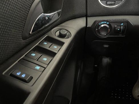 Used 2016 Chevrolet Cruze LT image 37
