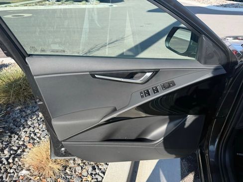 Certified 2023 Kia Niro EX image 11