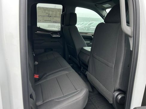 New 2026 GMC Sierra 1500 SLE image 17