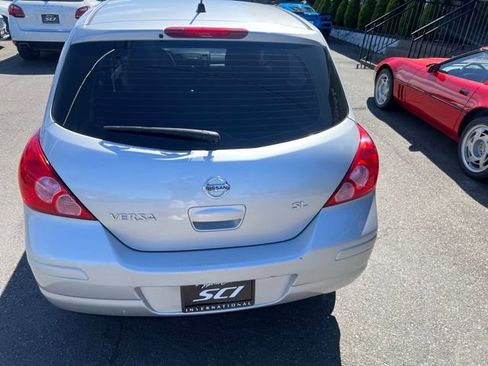 Used 2009 Nissan Versa Hatchback FWD image 4