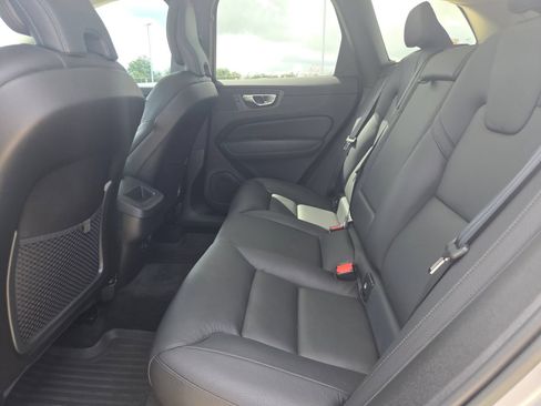 Used 2023 Volvo XC60 B5 Plus w/ Climate Package FWD image 13