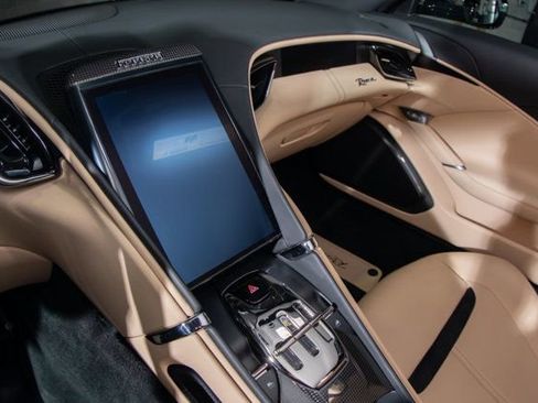 Used 2021 Ferrari Roma image 16