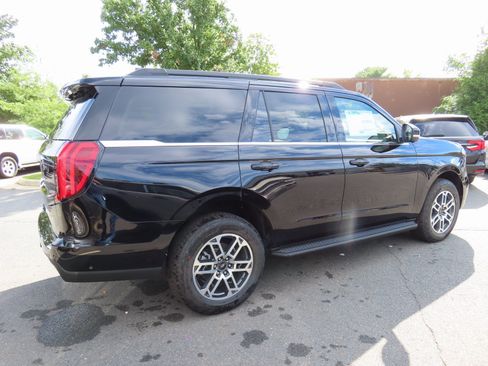 New 2025 Ford Expedition Active image 4